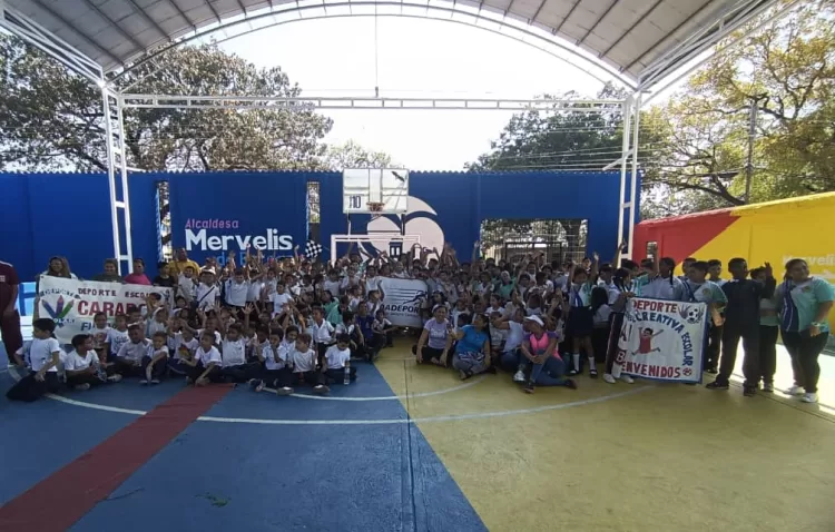 Festival Escolar Deportivo y Recreacional en Los Guayos