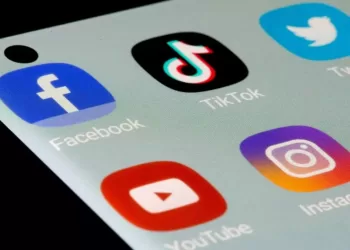 prohibirá el acceso a redes sociales