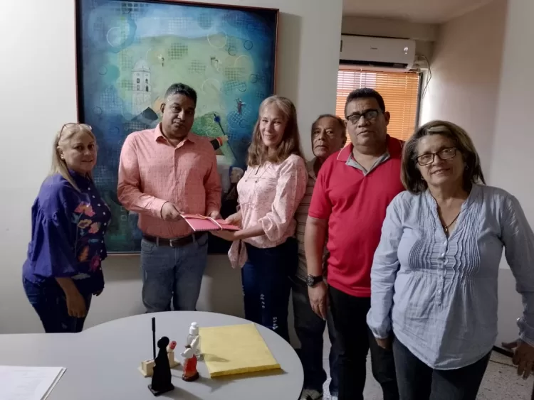 Arrendatarios del Mercado Municipal de Naguanagua son recibidos por Gerardo Ramírez, presidente del Concejo.