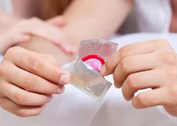 Use condones. Evite enfermedades de transmisión sexual.