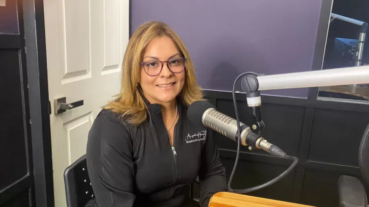 Angela Herrera, armonización orofacial