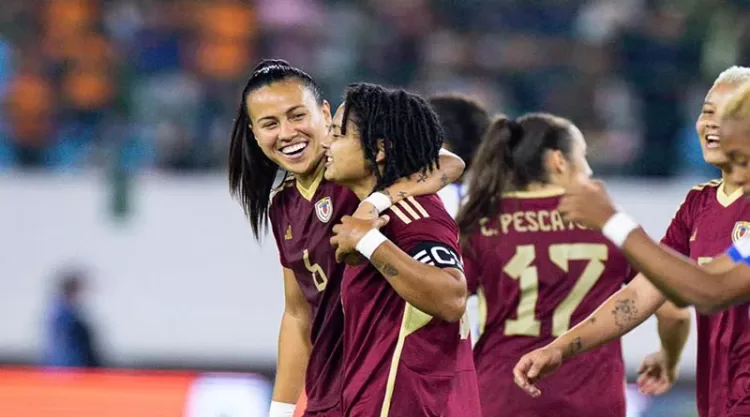 Vinotinto Femenina