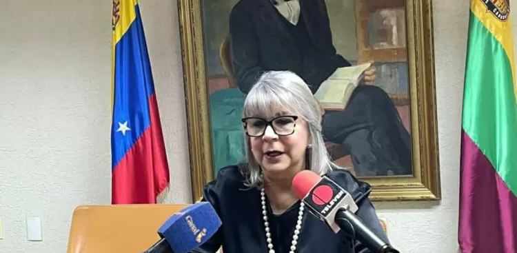 Rectora Jessy Divo. Recursos a la UC