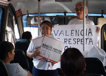 trato a adultos mayores