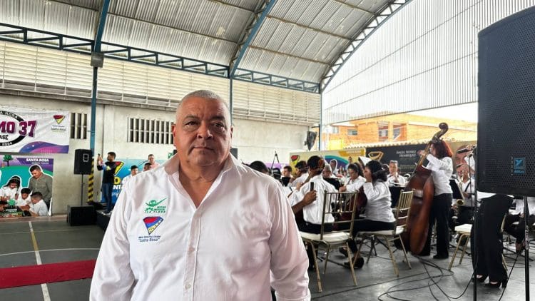Henry Nuñez, director académico de la Unidad educativa Colegio Santa Rosa
