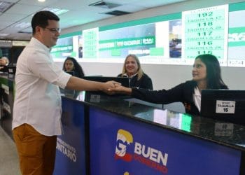 Renovados espacios de Taquilla Única y Atención al Contribuyente de la Alcaldía de Valencia - julio fuenmayor
