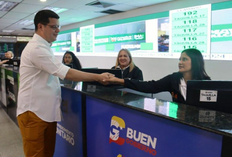Renovados espacios de Taquilla Única y Atención al Contribuyente de la Alcaldía de Valencia - julio fuenmayor