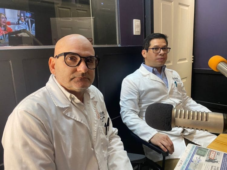 Doctores, cáncer de mama