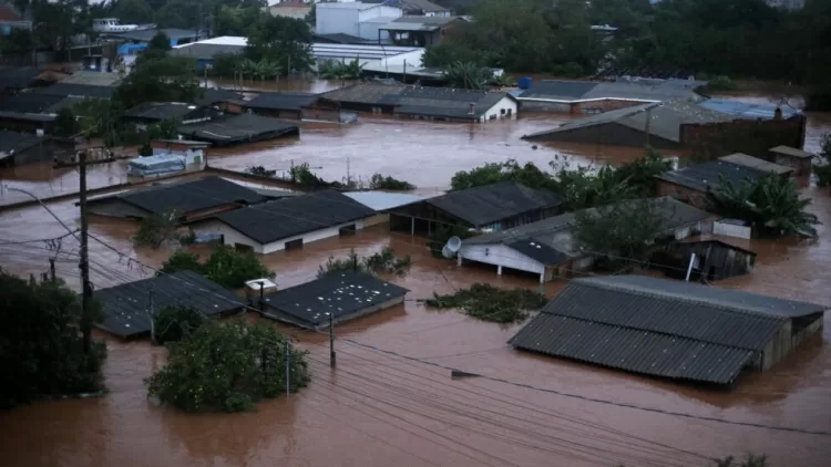 Vista general de las casas afectadas por la inundación del río Jacui en Eldorado do Sul, estado de Rio Grande do Sul, Brasil, el 3 de mayo de 2024. Foto: AFP/Anselmo Cunha