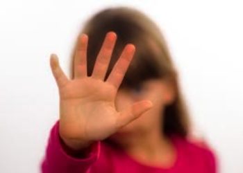 maltrato infantil Obrero fue detenido
