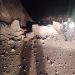 El fuerte sismo de magnitud 7.0 registrado en la madrugada de hoy en Arequipa provocó varios deslizamientos de piedras y tierra, además de otros daños materiales. Foto: COER Arequipa.