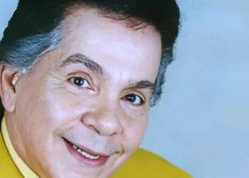 César González