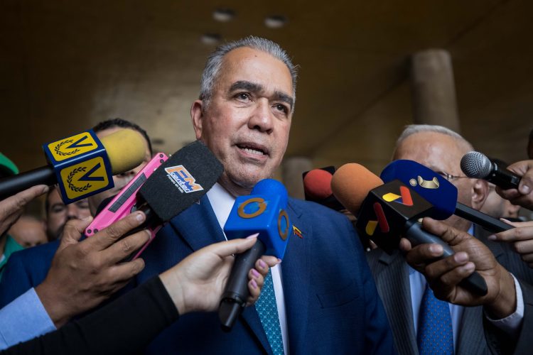 Martínez