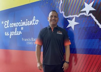Saul Enriquez Nuñez, director ejecutivo del Colegio Santa Rosa