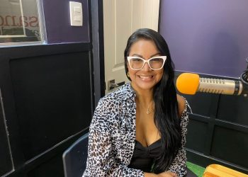 Eva Carolina González, comunicación