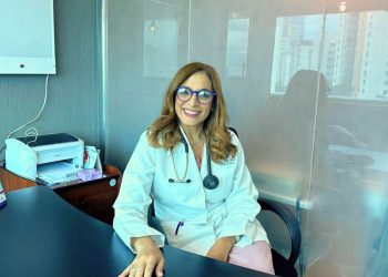 Dra. Carla Lozada: médico internista, especialista en embarazos de alto riego