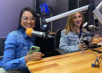 Eva Carolina González y Sandy Aveledo.