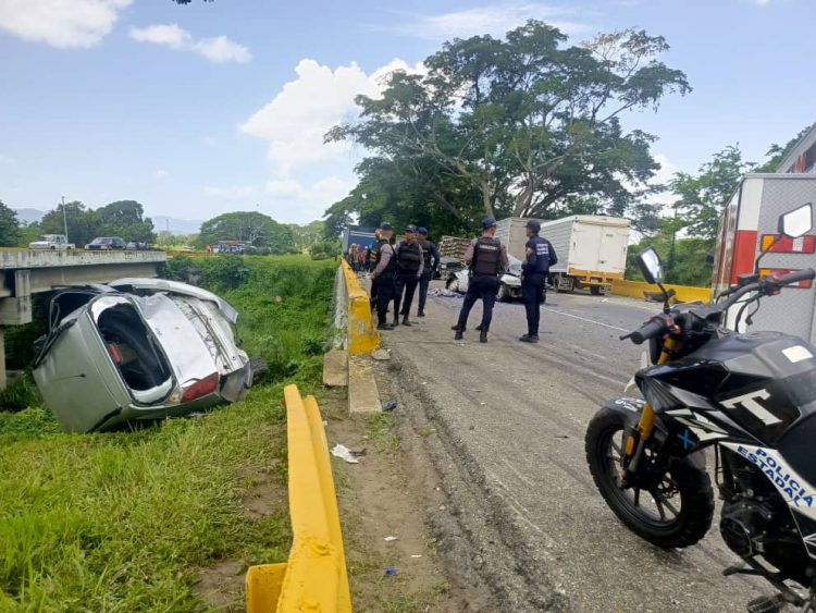 unas mil personas muertas