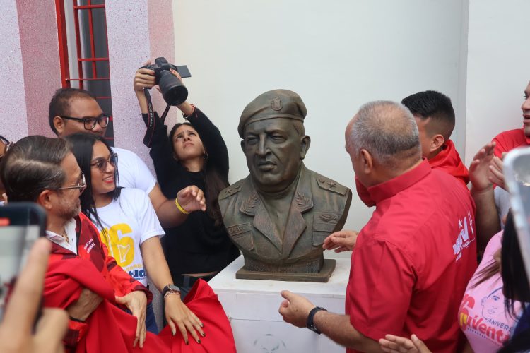 Diosdado Cabello visitó Carabobo para inaugurar casa del PSUV