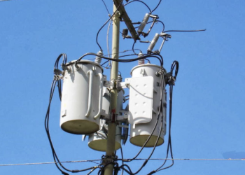 Vecinos en Puerto Cabello sin electricidad