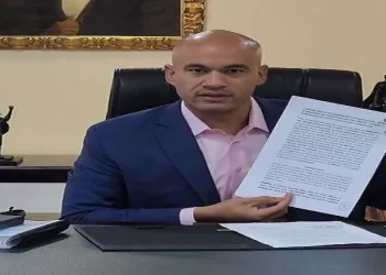 Gobierno firmó acuerdo para atención de hogares a maestros