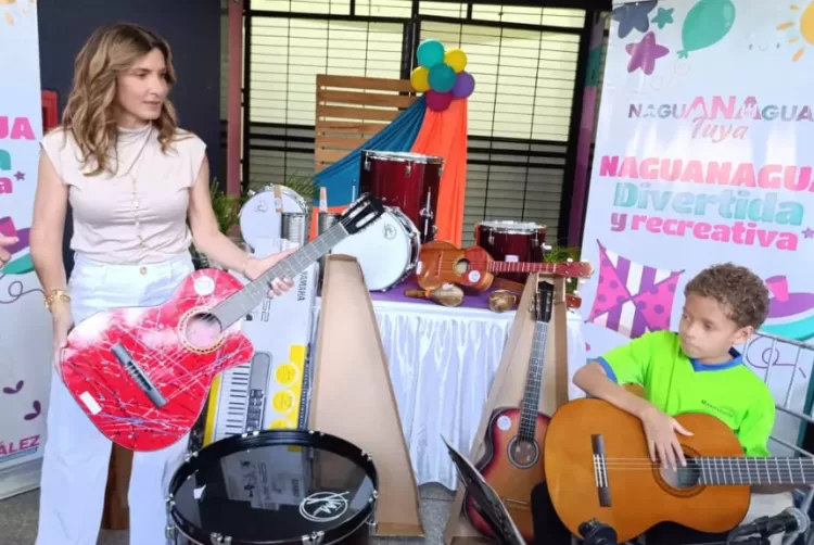 Niños del estado Carabobo recibieron instrumentos musicales