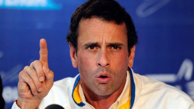 Renuncia irrevocable de Capriles