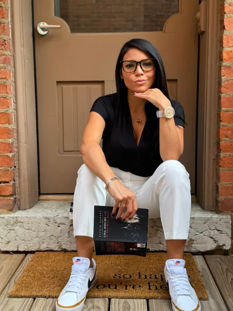 Escritora venezolana Astrid Gornés triunfa