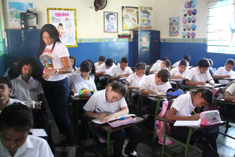 17 mil estudiantes