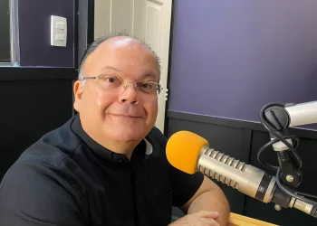 Padre Carlos Torreiro, Cáritas presenta