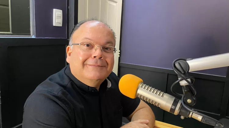 Padre Carlos Torreiro, Cáritas presenta