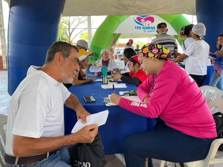 Adultos mayores fueron atendidos