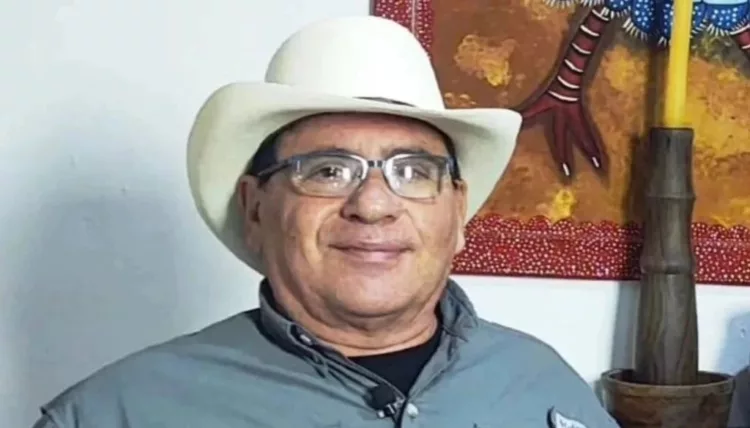 Se fugó exalcalde