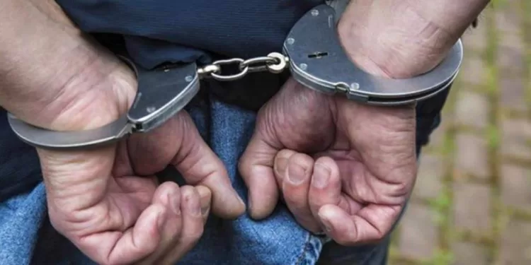 Hombre arrestado