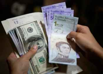 Detenidos 7 sujetos por comerciar a tasa no oficial
