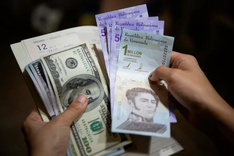 Detenidos 7 sujetos por comerciar a tasa no oficial