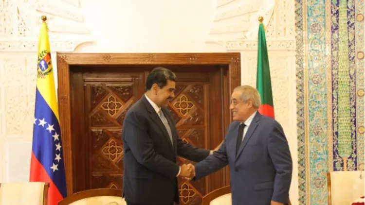 Nicolás Maduro visitó Argelia
