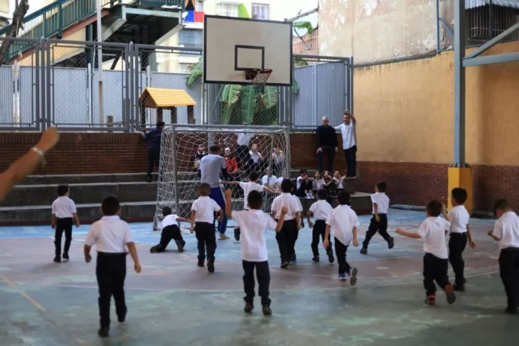 Vuelta a clases de estudiantes