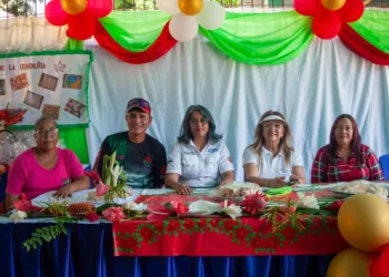 Abuelos de La Compañía Guacara