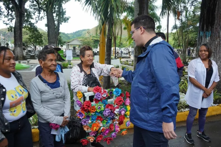Alcaldía de Valencia organizó Día de los Fieles Difuntos en el Cementerio Municipal