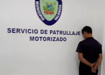Cuatro hombres solicitados