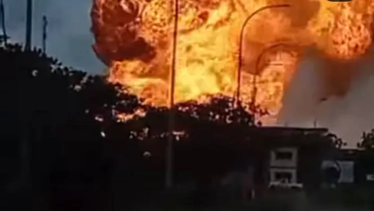 incendio en complejo de gas,