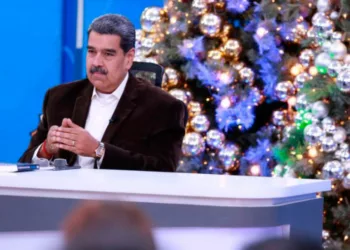 Nicolás Maduro propone regular el uso de teléfonos y tablets en las escuelas