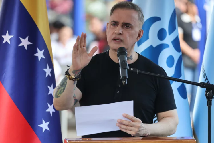 Fiscal general anuncia excarcelación de 225 detenidos.