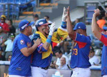 Venezuela derrota a Países Bajos y avanza en el Premier 12