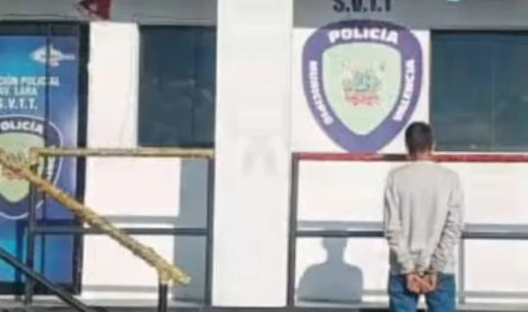 Una mujer y ocho hombres solicitados