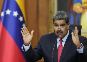 Maduro trabaja en propuesta de reforma a la Constitución