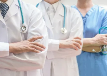 médico