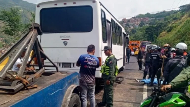 muere policia en la autopista Caracas – La Guaira.