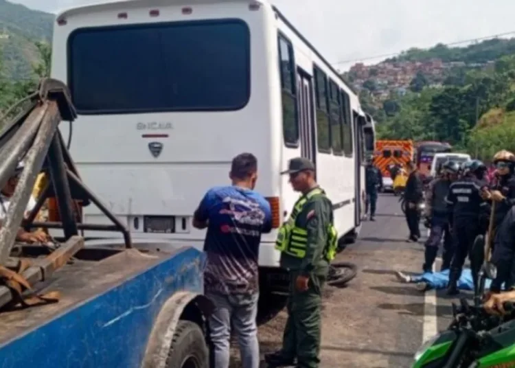 muere policia en la autopista Caracas – La Guaira.